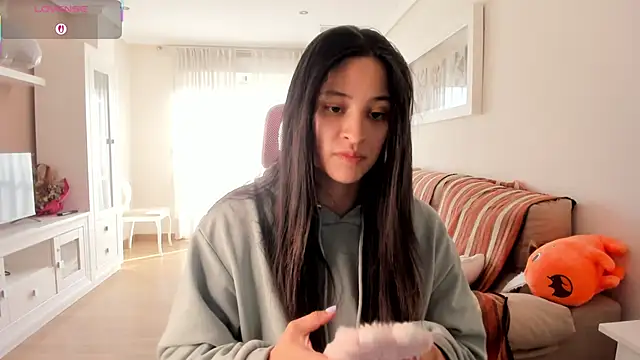 bella apont online show from November 2025 01:44:02 PM