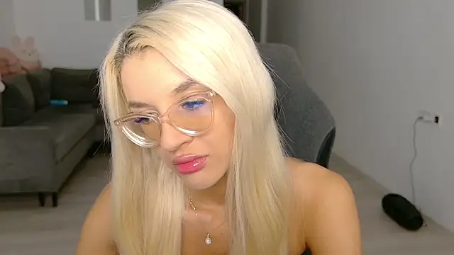Snapshot of LovelyBianca chatting on July 2026 07:17:01 PM LovelyBianca online show from July 2026 07:17:01 PM