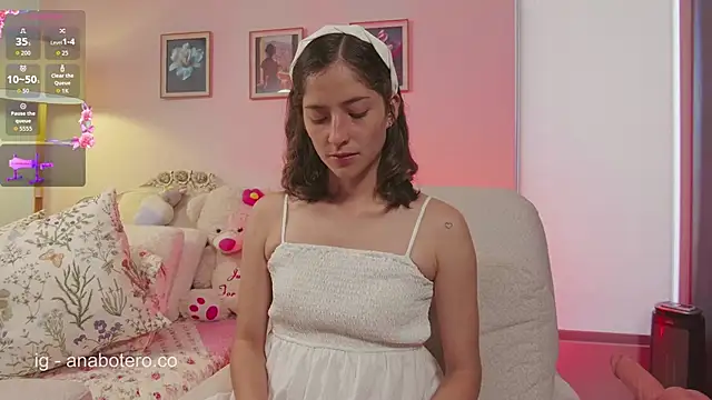 KittyAna online show from September 2025 07:28:02 PM