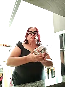 Snapshot of MARIANMILLS__ chatting on March 2025 01:01:01 PM MARIANMILLS   online show from March 2025 01:01:01 PM