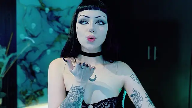 Madison Jackson online show from December 2025 09:57:01 PM