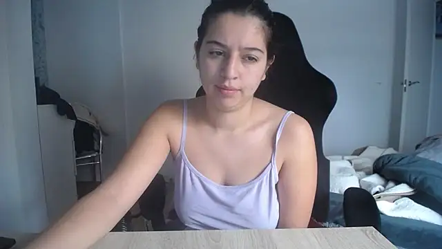 Snapshot of Contantin_helena chatting on January 2026 01:38:02 PM Contantin helena online show from January 2026 01:38:02 PM