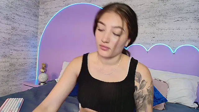 Giaa Ross online show from April 2026 07:32:01 PM