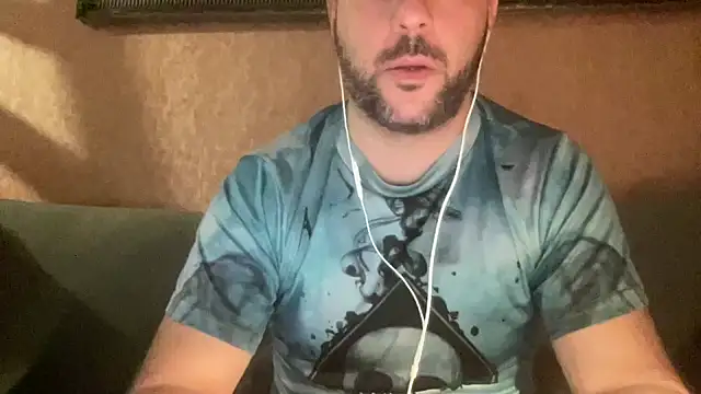 Snapshot of RedDante89 chatting on December 2024 05:10:02 PM RedDante89 online show from December 2024 05:10:02 PM