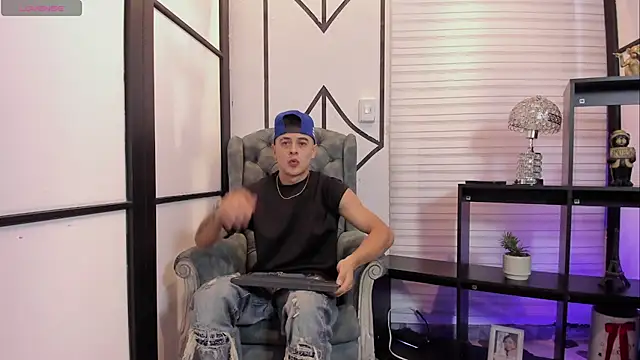 Snapshot of JuniorMorris_ chatting on October 2025 09:24:01 PM JuniorMorris online show from October 2025 09:24:01 PM