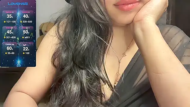 Snapshot of Spice-Summi chatting on December 2024 11:25:02 AM Spice-Summi online show from December 2024 11:25:02 AM