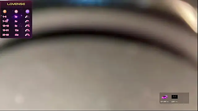 Snapshot of Spice-Summi chatting on March 2025 03:40:02 PM Spice-Summi online show from March 2025 03:40:02 PM