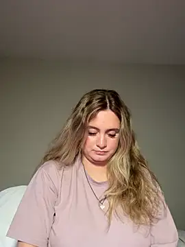 Sophie Raegan online show from April 2026 03:38:01 PM