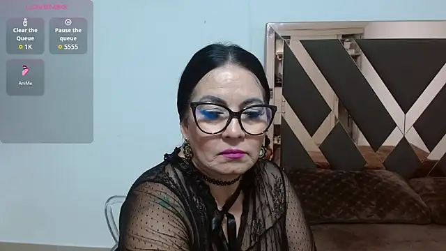lindaesmeralda online show from May 2026 10:45:02 AM