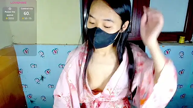 Snapshot of __Saphia__ chatting on November 2025 03:55:01 PM Saphia online show from November 2025 03:55:01 PM