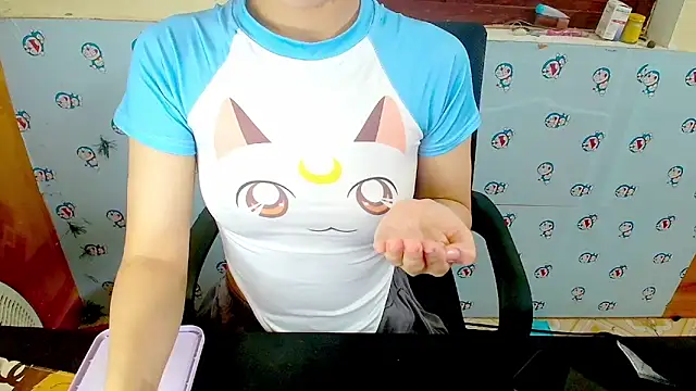 Snapshot of __Saphia__ chatting on December 2025 12:59:02 AM Saphia online show from December 2025 12:59:02 AM