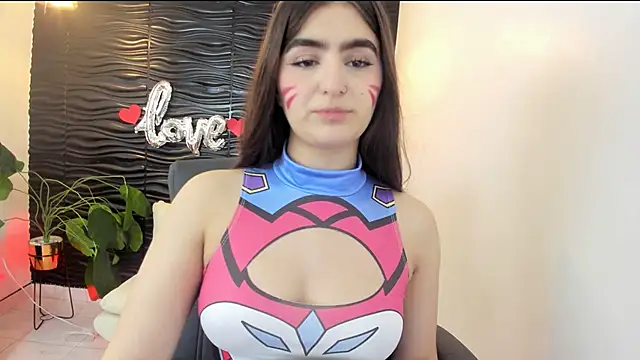 Snapshot of sofia_44 chatting on October 2025 02:18:02 PM sofia 44 online show from October 2025 02:18:02 PM