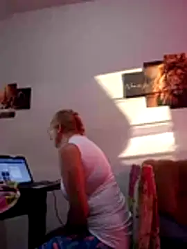 MILEIDE980 online show from February 2026 09:25:02 PM