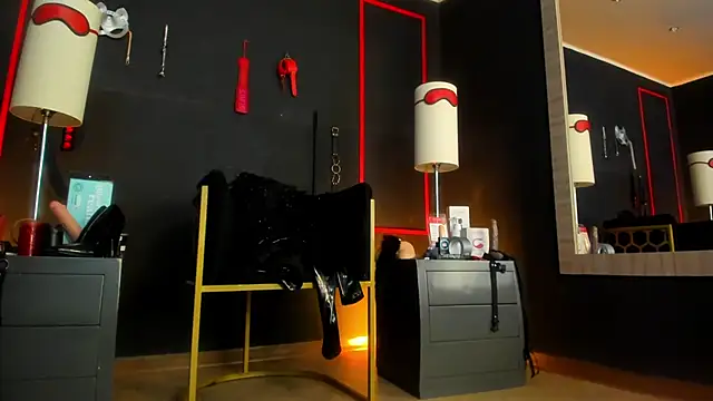 CharlotteScotte online show from November 2025 12:26:01 PM