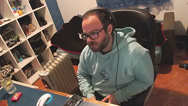 ravingr4d4 online show from February 2025 09:33:01 PM