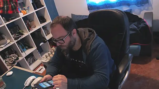 ravingr4d4 online show from February 2025 12:11:01 PM