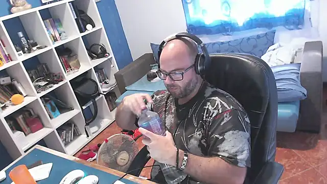 ravingr4d4 online show from October 2025 10:26:01 AM