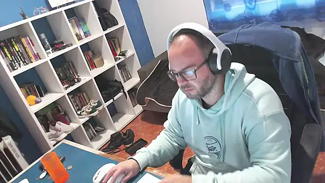 ravingr4d4 online show from November 2025 11:42:02 AM