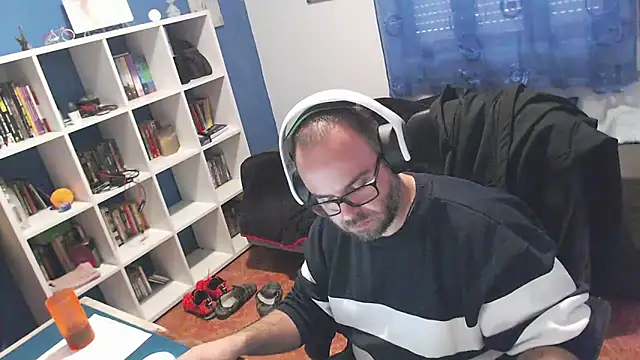 ravingr4d4 online show from November 2025 02:28:02 PM