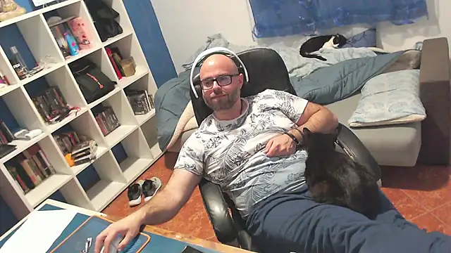 ravingr4d4 online show from March 2026 11:44:01 PM