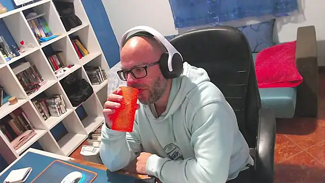 ravingr4d4 online show from April 2026 09:53:02 PM