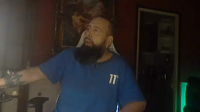 Snapshot of maseurbeardedpig chatting on August 2026 03:41:01 AM maseurbeardedpig online show from August 2026 03:41:01 AM