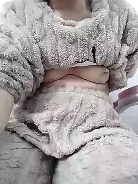 Snapshot of SweetGirl2k2 chatting on January 2025 07:42:01 AM SweetGirl2k2 online show from January 2025 07:42:01 AM