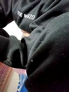 Snapshot of SweetGirl2k2 chatting on February 2025 03:46:02 AM SweetGirl2k2 online show from February 2025 03:46:02 AM