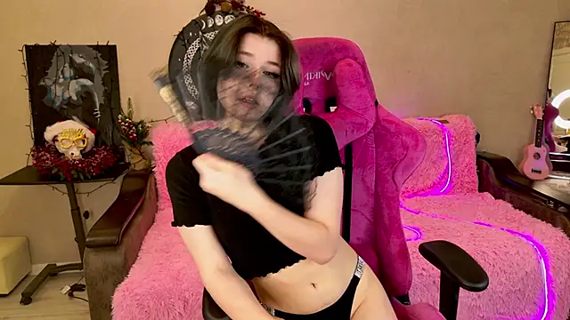 Snapshot of Alisa_Black_Star chatting on January 2025 02:19:01 PM Alisa Black Star online show from January 2025 02:19:01 PM