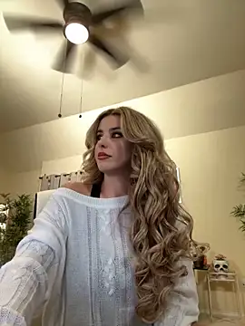 Snapshot of RoxxyDallas chatting on December 2024 11:25:01 PM RoxxyDallas online show from December 2024 11:25:01 PM