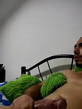 Snapshot of Karol_and_David_hotcouple chatting on February 2025 03:19:01 AM Karol and David hotcouple online show from February 2025 03:19:01 AM