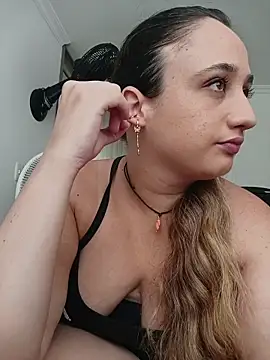 Snapshot of Karol_and_David_hotcouple chatting on November 2025 04:40:02 PM Karol and David hotcouple online show from November 2025 04:40:02 PM