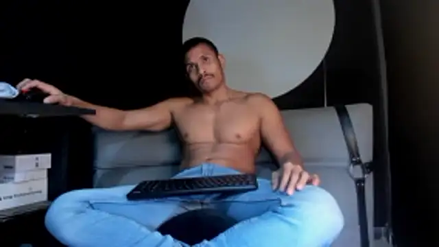 Abra ham13 online show from November 2025 11:47:02 PM