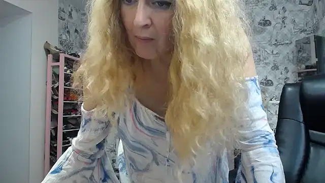 Helen1974 online show from October 2025 03:52:01 PM