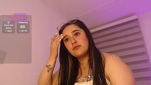 Snapshot of Megan_FE chatting on December 2024 02:53:01 AM Megan FE online show from December 2024 02:53:01 AM