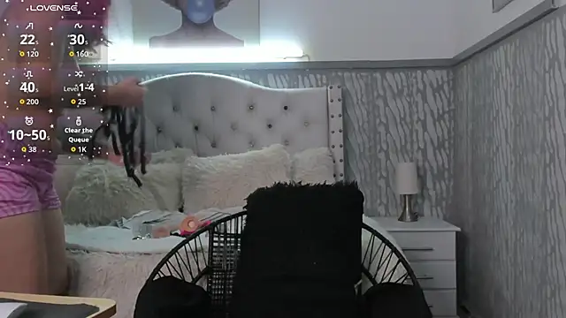 sexylaurita online show from April 2026 10:41:02 AM