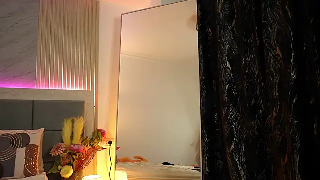 Snapshot of MiaCharm chatting on October 2025 09:26:02 PM MiaCharm online show from October 2025 09:26:02 PM