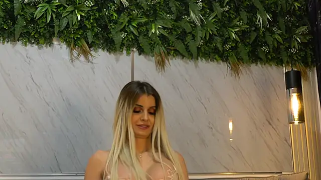 MiaCharm online show from January 2026 07:56:02 PM