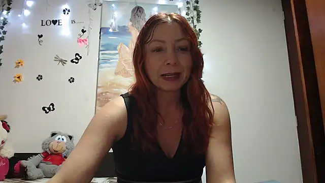 Snapshot of malusexy33 chatting on March 2025 04:49:02 AM malusexy33 online show from March 2025 04:49:02 AM