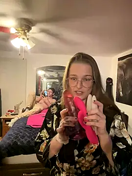 Snapshot of Mymy_Stevo_420 chatting on December 2024 12:51:02 AM Mymy Stevo 420 online show from December 2024 12:51:02 AM