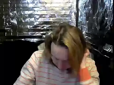 wLESLYMOSw online show from February 2026 12:57:02 PM