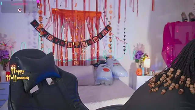 Snapshot of EmmaSanzz_ chatting on November 2025 03:08:02 AM EmmaSanzz online show from November 2025 03:08:02 AM