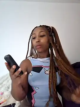 Snapshot of EmmaSanzz_ chatting on November 2025 09:10:01 AM EmmaSanzz online show from November 2025 09:10:01 AM