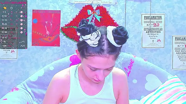 Snapshot of Vanessa_Florence chatting on January 2025 01:03:01 AM Vanessa Florence online show from January 2025 01:03:01 AM