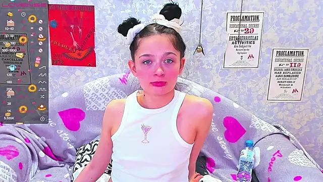 Snapshot of Vanessa_Florence chatting on February 2025 06:22:02 AM Vanessa Florence online show from February 2025 06:22:02 AM