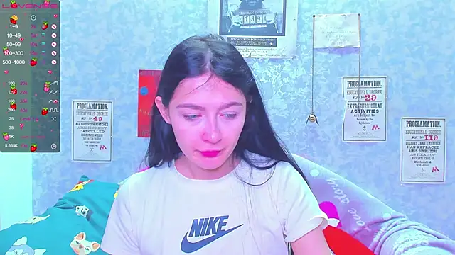 Snapshot of Vanessa_Florence chatting on February 2025 01:03:02 AM Vanessa Florence online show from February 2025 01:03:02 AM