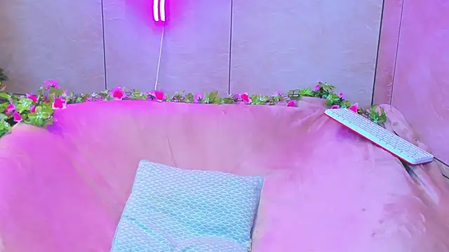 Snapshot of Vanessa_Florence chatting on March 2025 12:40:02 AM Vanessa Florence online show from March 2025 12:40:02 AM