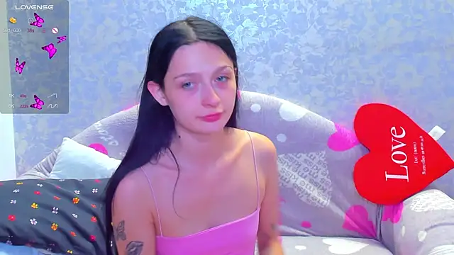 Snapshot of Vanessa_Florence chatting on October 2025 01:03:02 AM Vanessa Florence online show from October 2025 01:03:02 AM