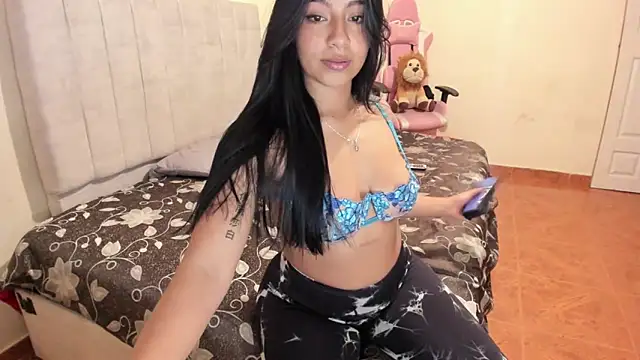 Snapshot of julieth_hot69 chatting on December 2024 07:48:02 PM julieth hot69 online show from December 2024 07:48:02 PM