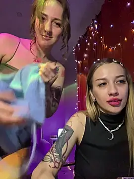 Snapshot of Dooubletroublee chatting on March 2025 02:59:01 AM Dooubletroublee online show from March 2025 02:59:01 AM